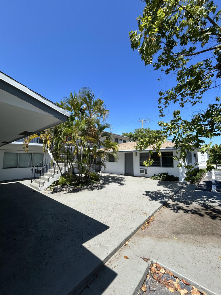 749 Se 15th Street - Photo 14