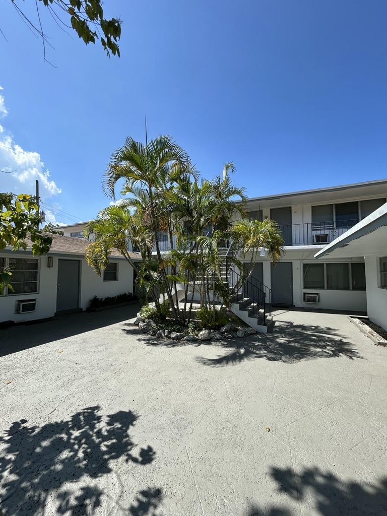 749 Se 15th Street - Photo 13
