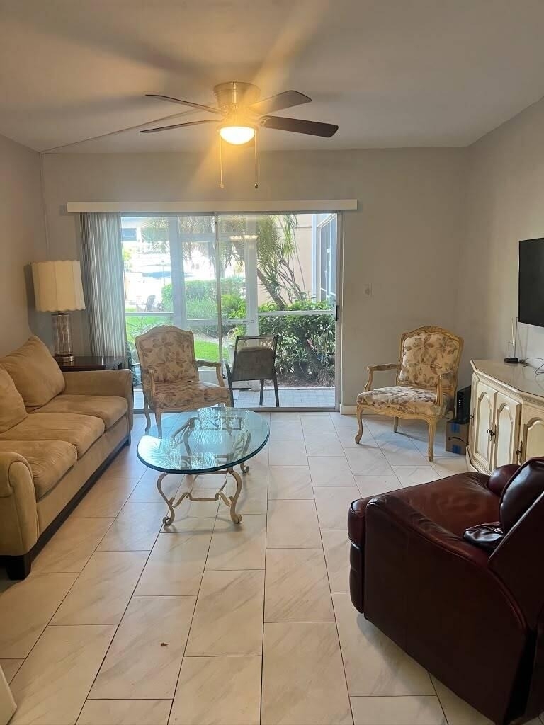 1510 Se 15th Street - Photo 3