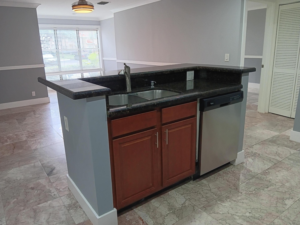 3440 Pinewalk Drive N - Photo 3
