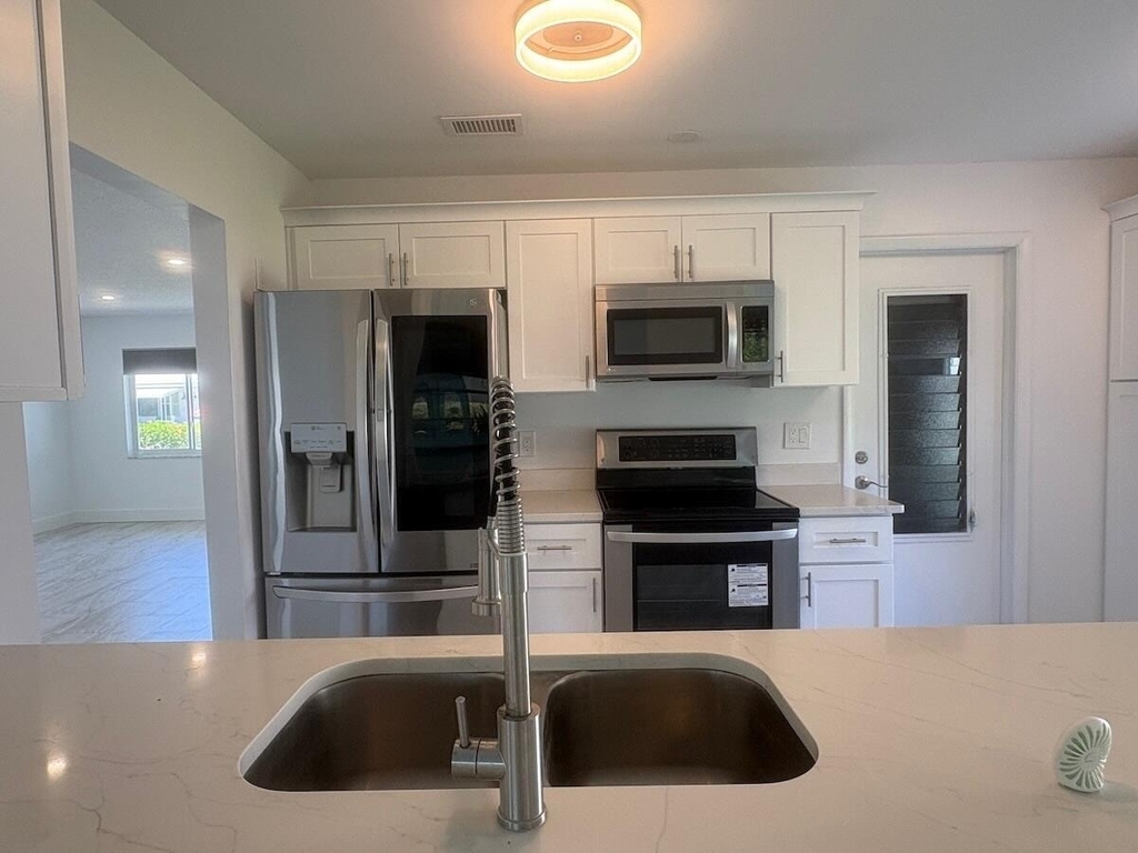 1590 Sw 14th Avenue - Photo 9