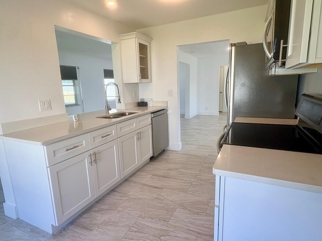 1590 Sw 14th Avenue - Photo 5