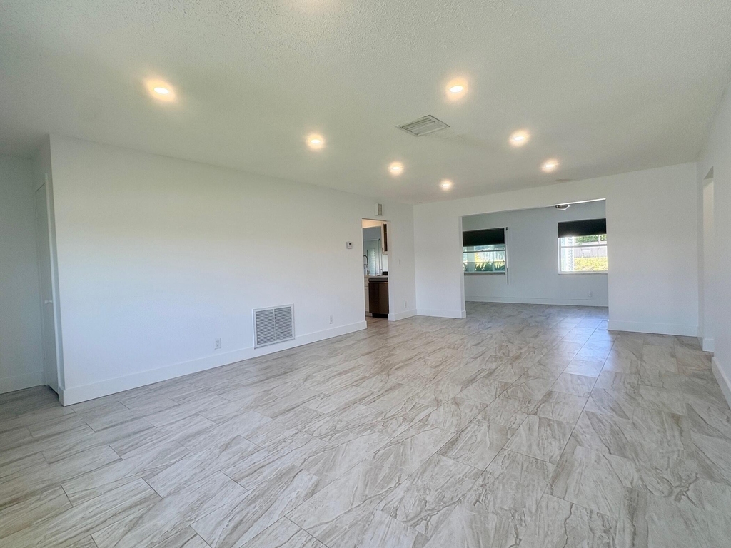 1590 Sw 14th Avenue - Photo 37