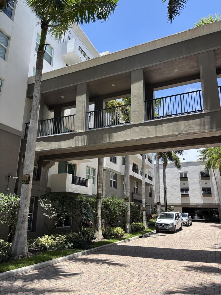 2401 Ne 65th Street - Photo 8