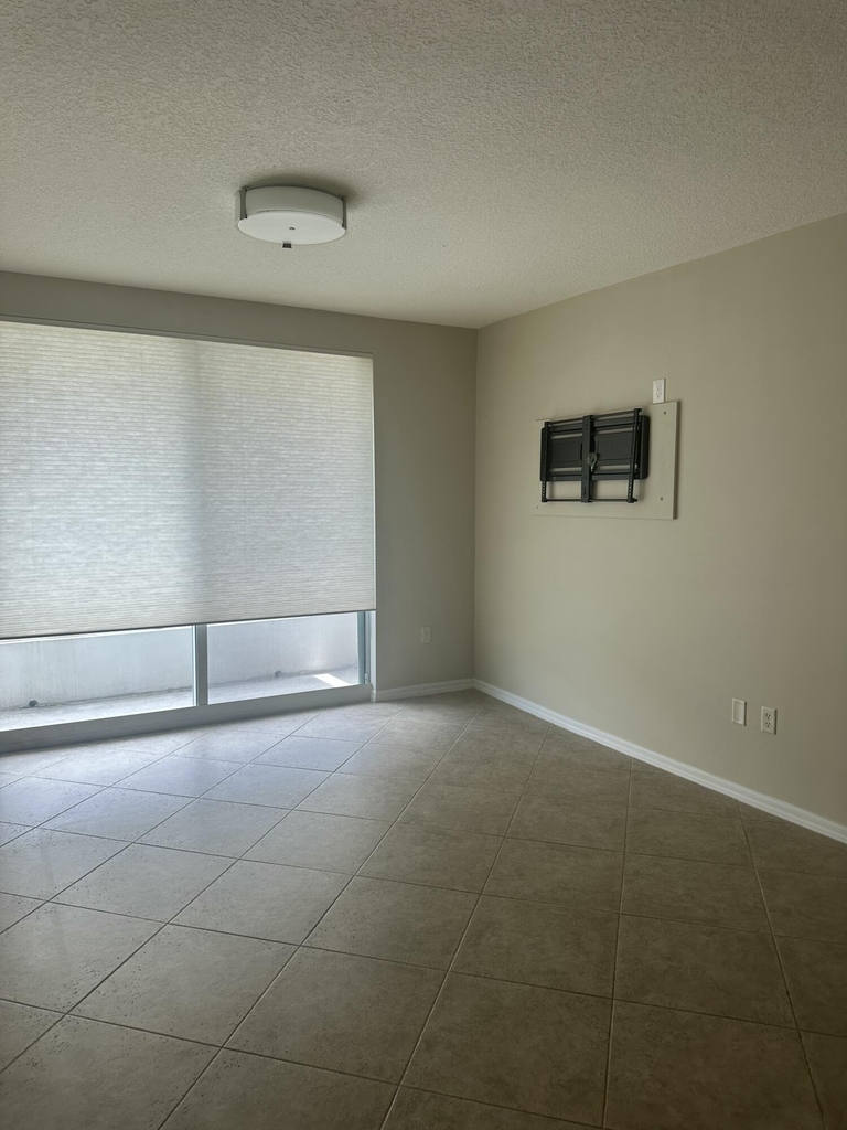 2401 Ne 65th Street - Photo 10