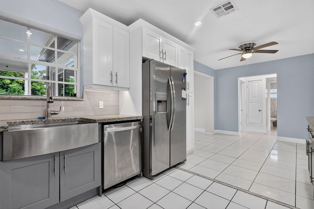 2707 Bahama Drive - Photo 4