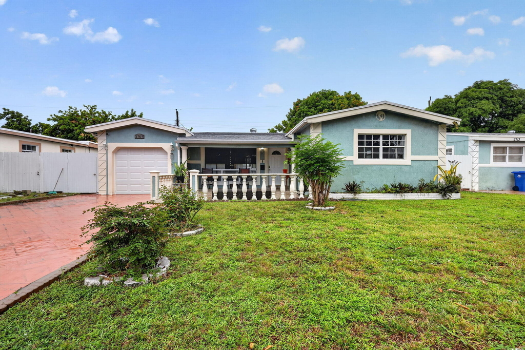 2707 Bahama Drive - Photo 0