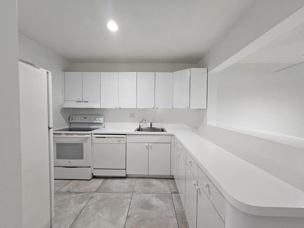 8000 S Colony Circle - Photo 3