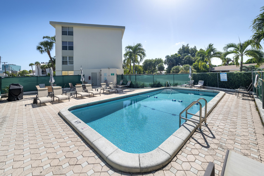 4501 Ne 21st Avenue Ne - Photo 1
