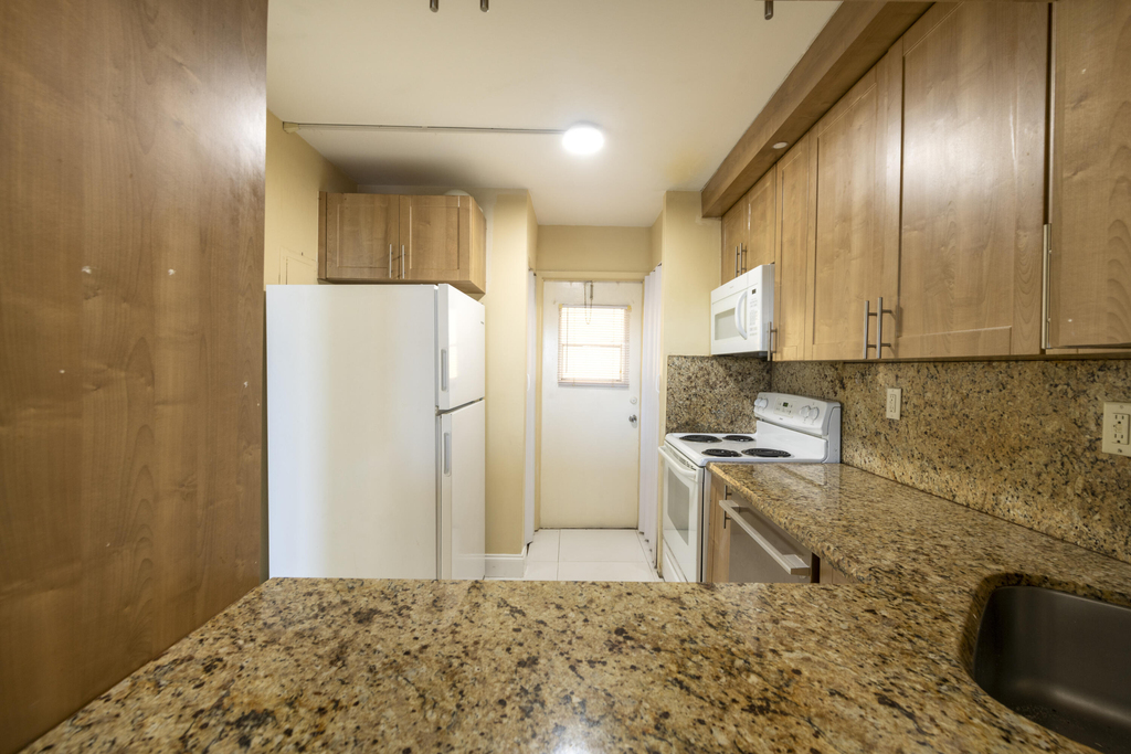 4501 Ne 21st Avenue Ne - Photo 12