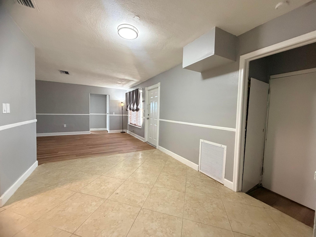 8381 Nw 28th Place - Photo 4
