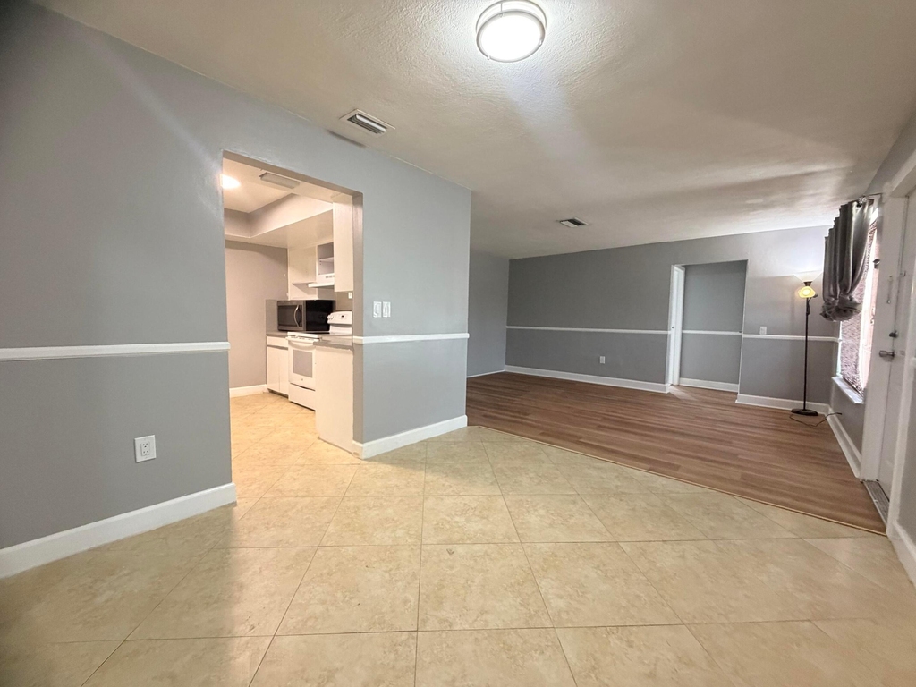 8381 Nw 28th Place - Photo 3
