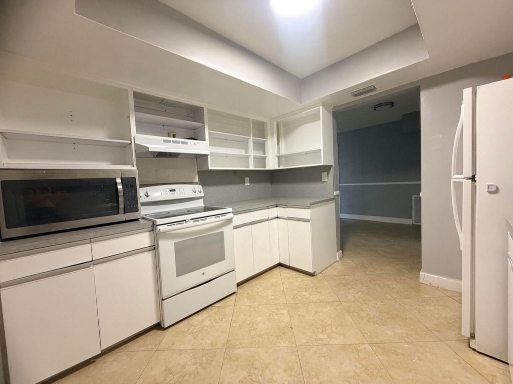 8381 Nw 28th Place - Photo 7