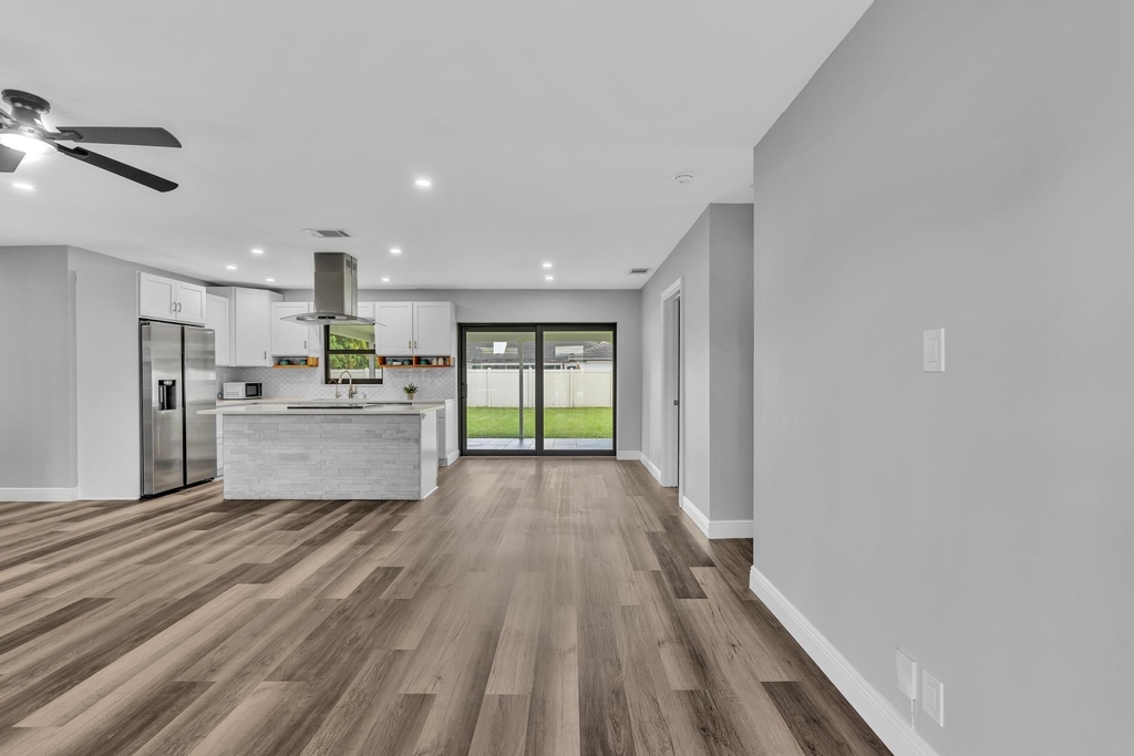 2056 Park Place - Photo 4
