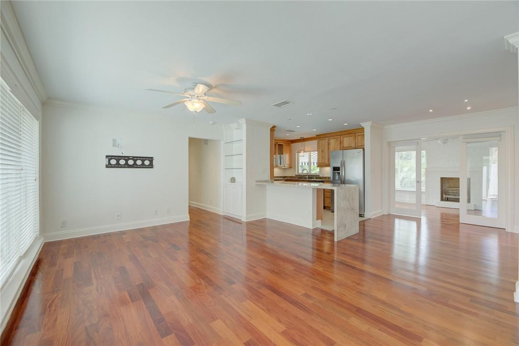 2709 Ne 16th Avenue - Photo 2