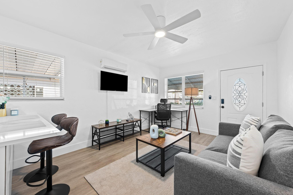 310 Ne 6th Street - Photo 2