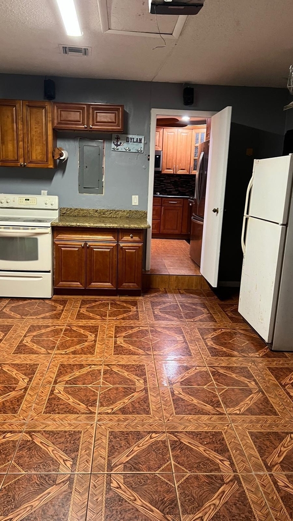 379 Sw 34th Terrace - Photo 4