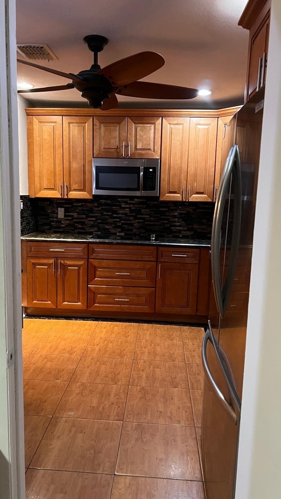 379 Sw 34th Terrace - Photo 2
