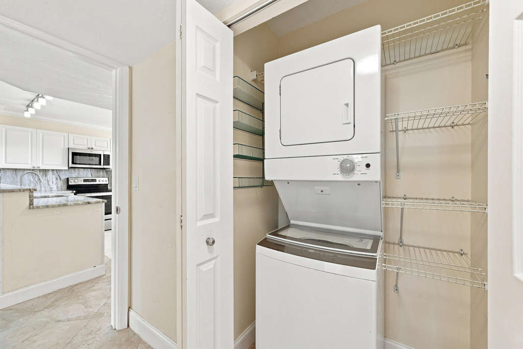 3661 Via Poinciana - Photo 14