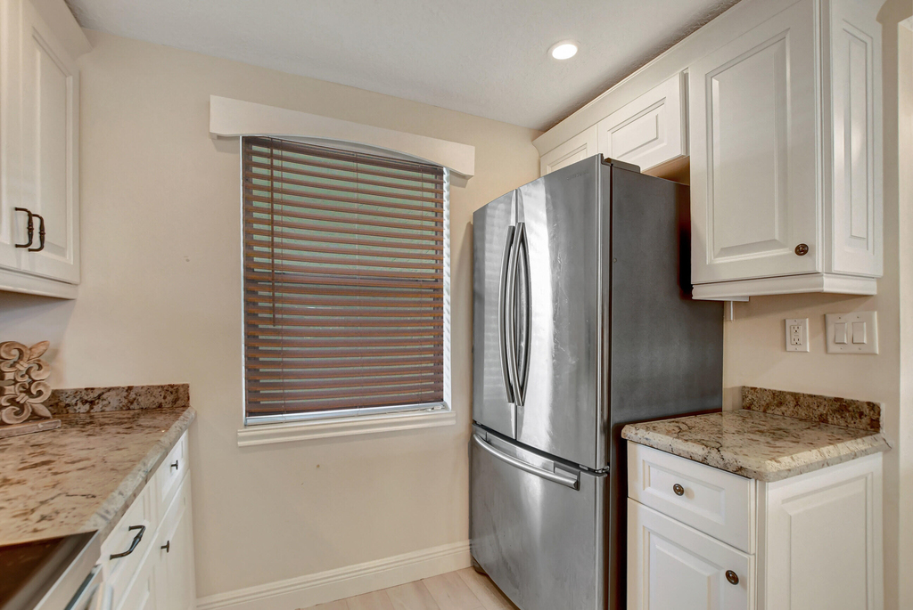 9810 Marina Boulevard - Photo 7