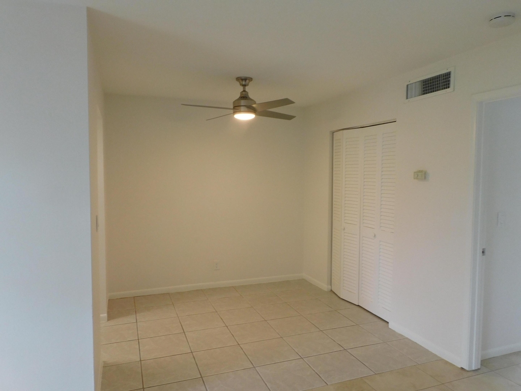 640 Se 2nd Avenue - Photo 3