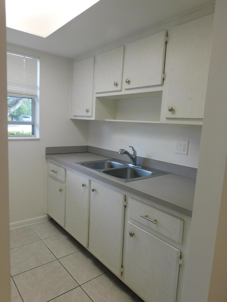 640 Se 2nd Avenue - Photo 6