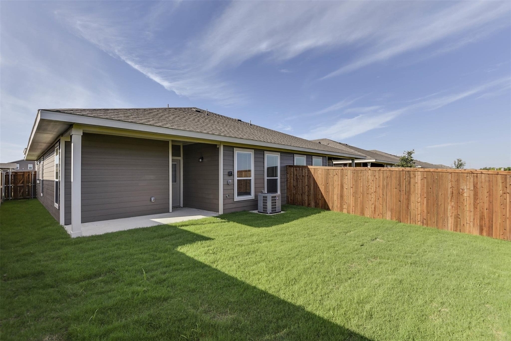 653 Blackland Drive - Photo 16