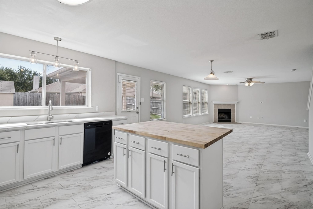1012 Valera Road - Photo 9