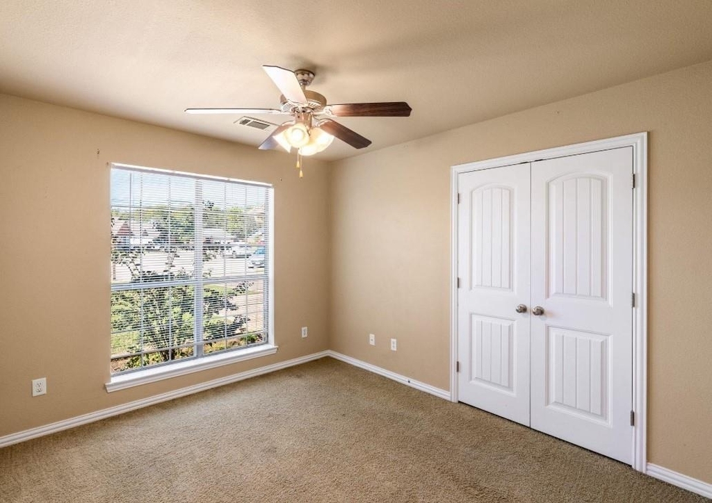 2210 Kaitlyn Circle - Photo 7