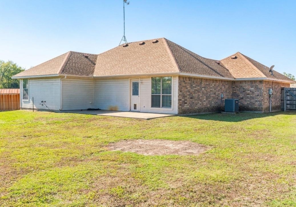 2210 Kaitlyn Circle - Photo 17