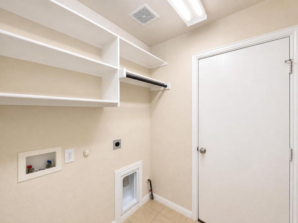 304 Blythe Bridge Road - Photo 8