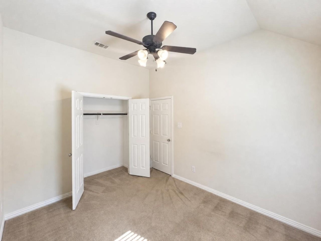 304 Blythe Bridge Road - Photo 4