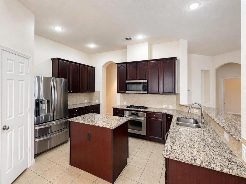 304 Blythe Bridge Road - Photo 6