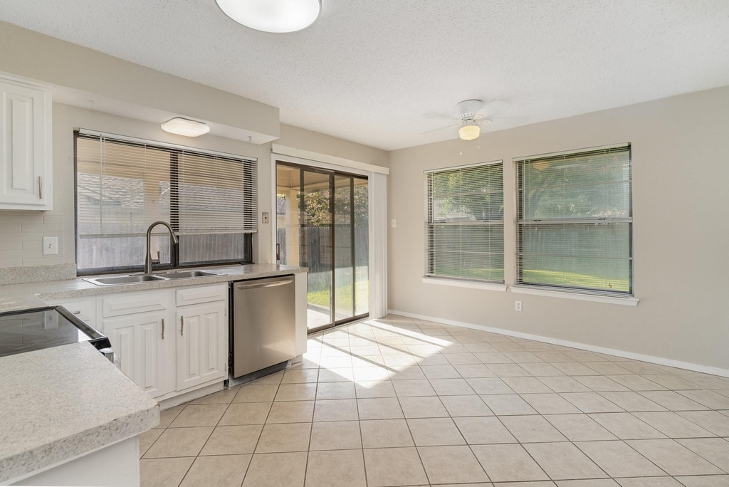 2311 Lawnmeadow Drive - Photo 6