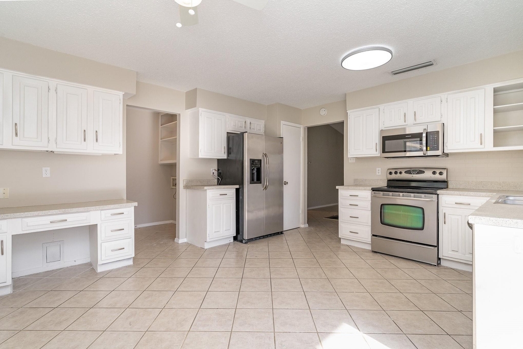 2311 Lawnmeadow Drive - Photo 4