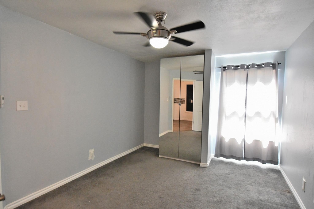 3121 Sondra Drive - Photo 5