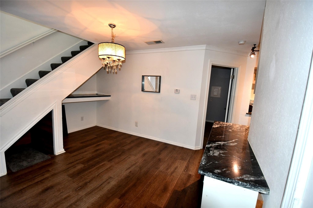 3121 Sondra Drive - Photo 3