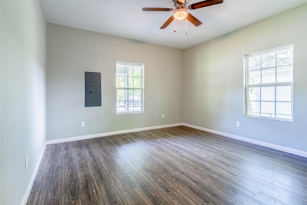 1457 W Austin Street - Photo 11