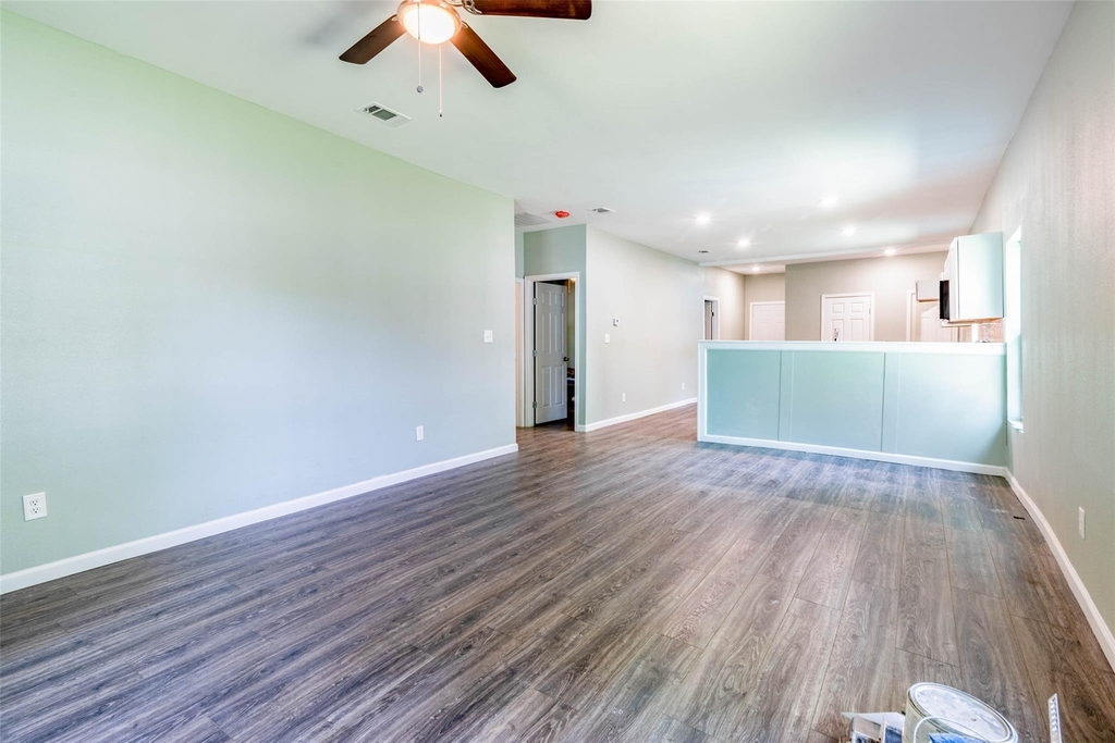 1457 W Austin Street - Photo 4