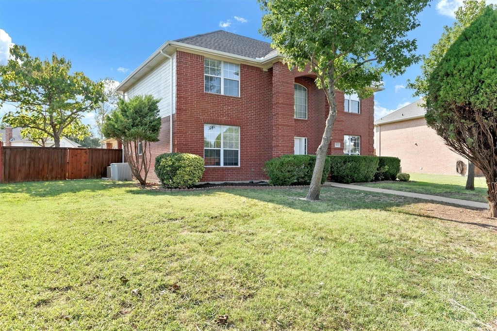 3803 Farmington Drive - Photo 23