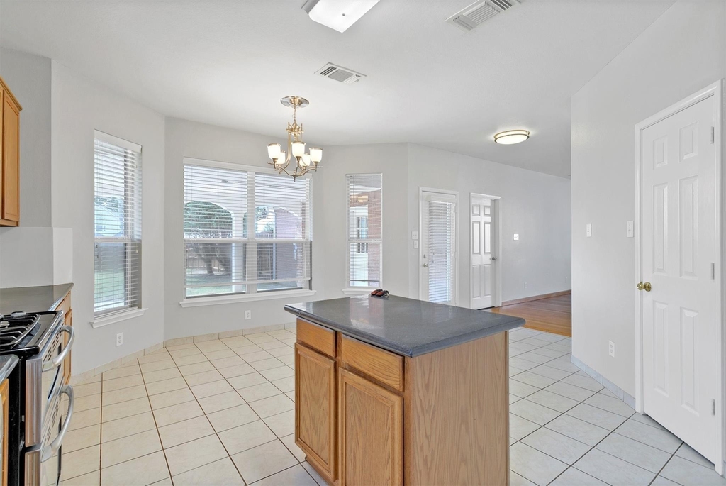3803 Farmington Drive - Photo 2