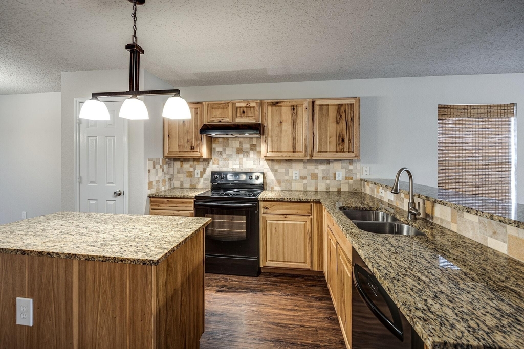 1561 Knottingham Drive - Photo 9