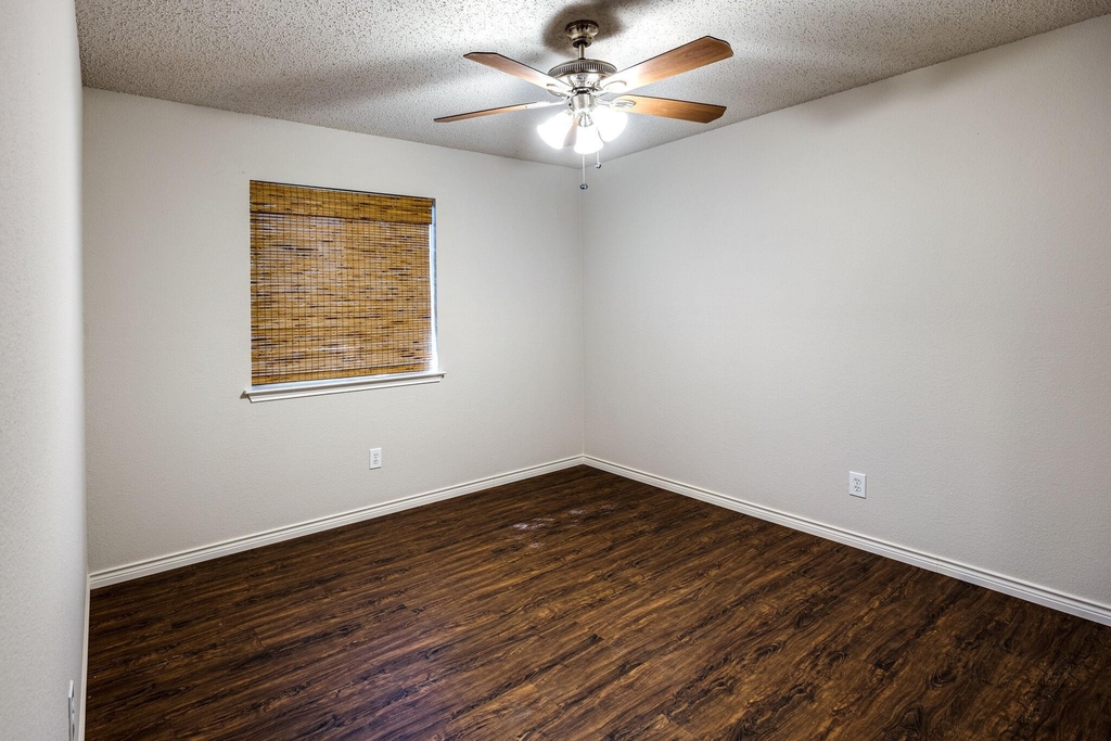 1561 Knottingham Drive - Photo 23