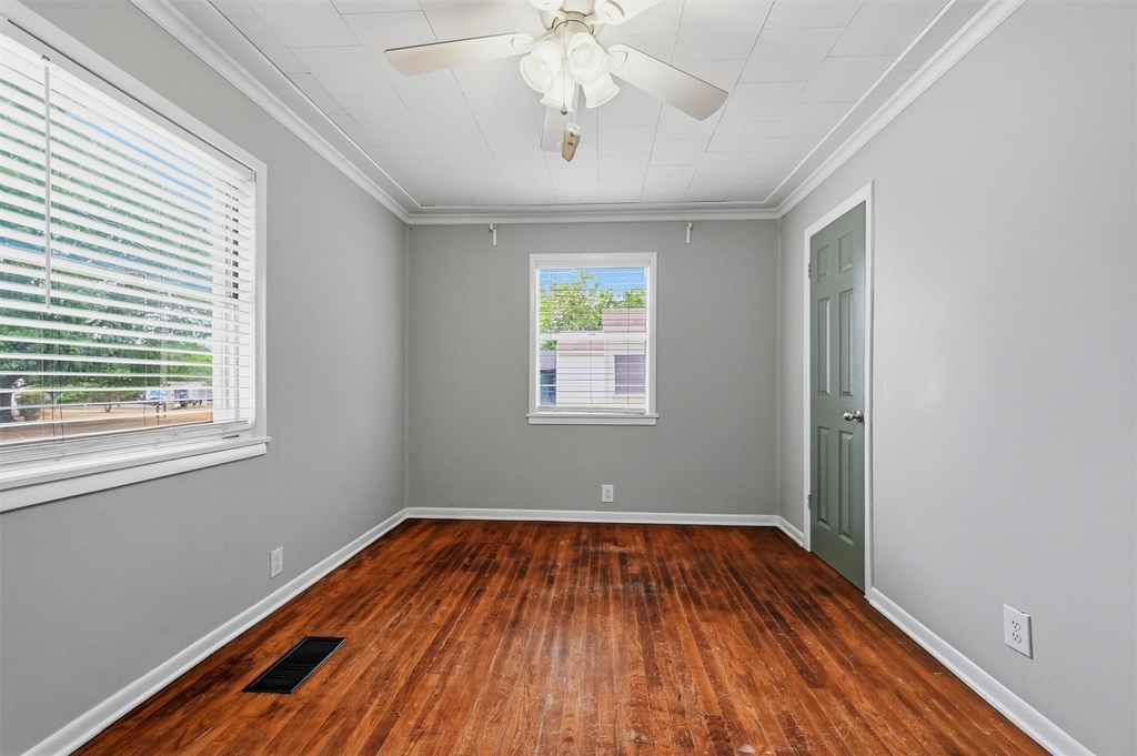 920 S Lee Avenue - Photo 11