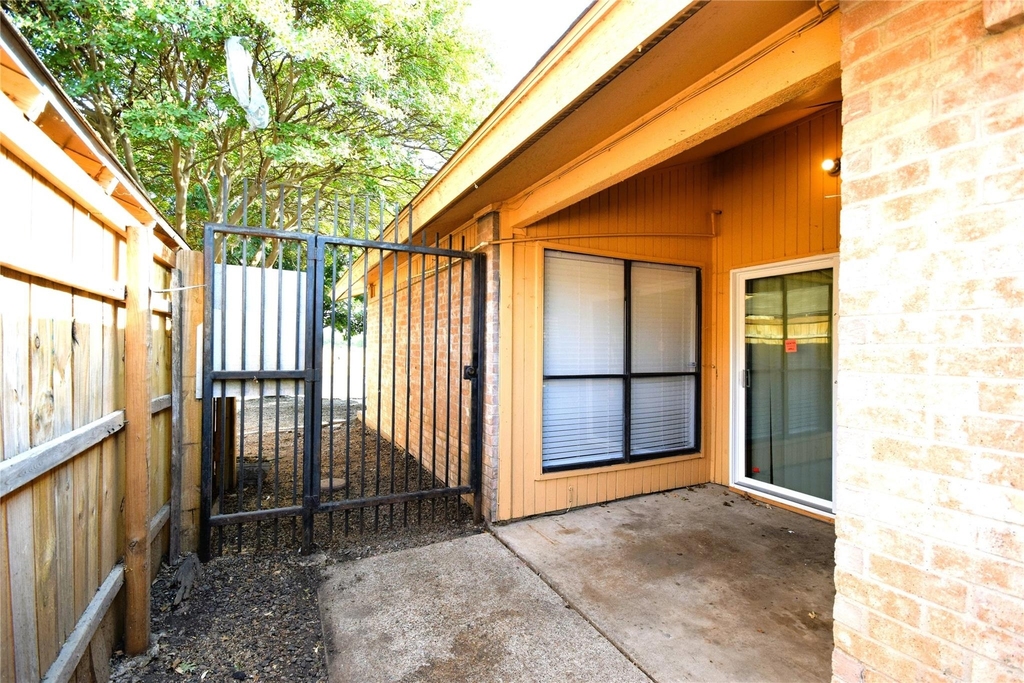 115 W Timberview Lane - Photo 11