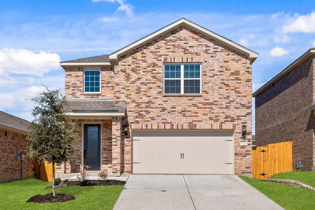 1219 Dye Boulevard - Photo 0