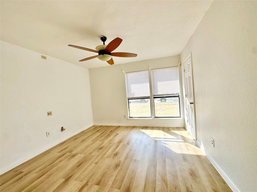 807 Fondren Drive - Photo 1