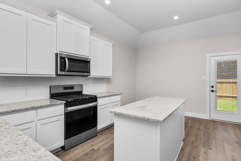 602 Princeton Heights Boulevard - Photo 2