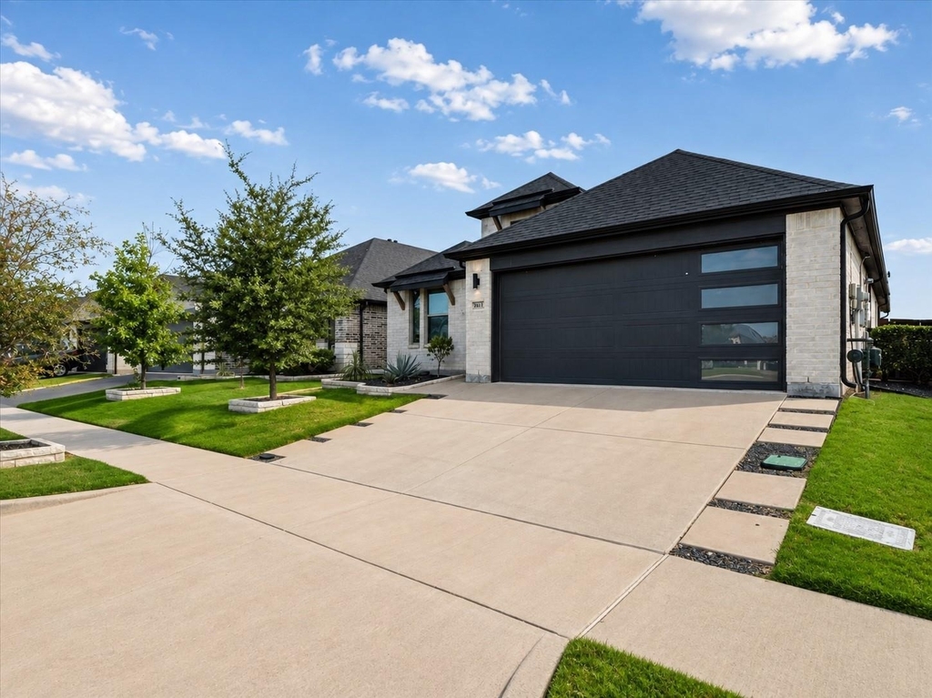 2913 Sunnyside Drive - Photo 1