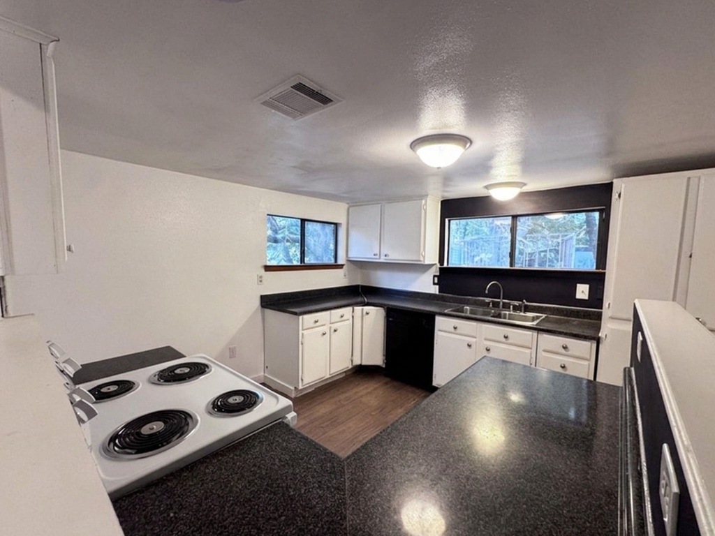 328 E High Street - Photo 4